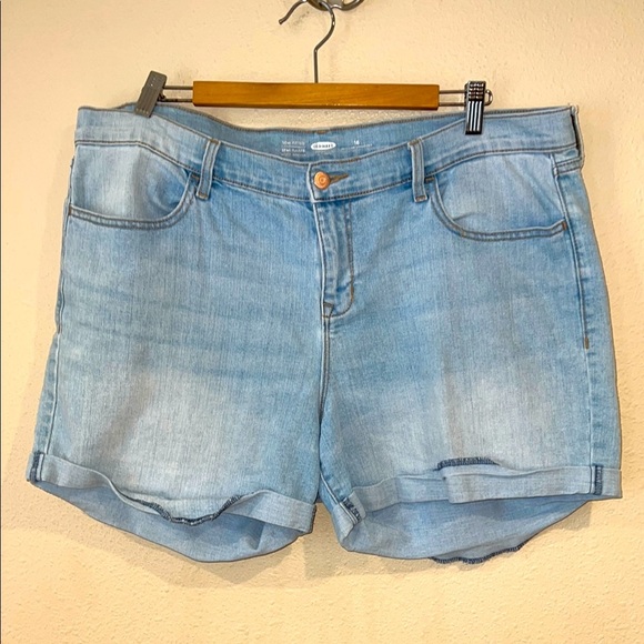 Women’s Old Navy semi fitted size 16 regular stretch denim blue jean shorts - Picture 1 of 5
